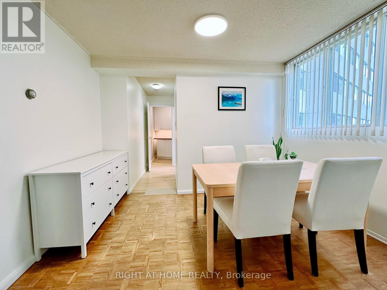 701 - 3700 Kaneff Crescent, Mississauga, ON