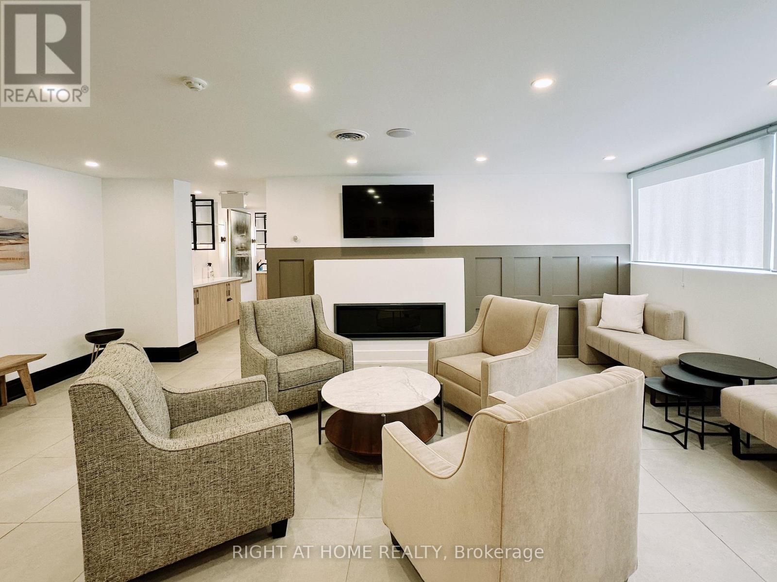 Recreation Room - 701 - 3700 Kaneff Crescent, Mississauga, ON