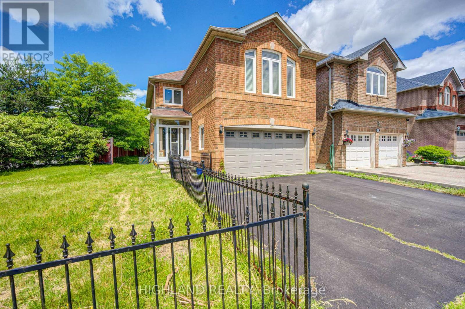 5327 Landsborough Avenue, Mississauga, ON