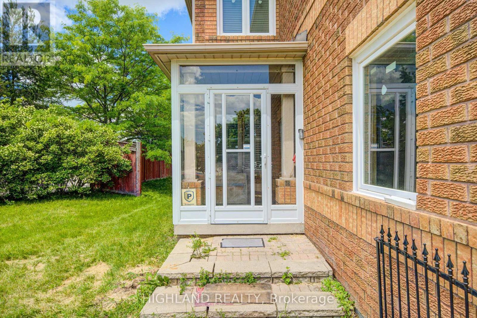 5327 Landsborough Avenue, Mississauga, ON