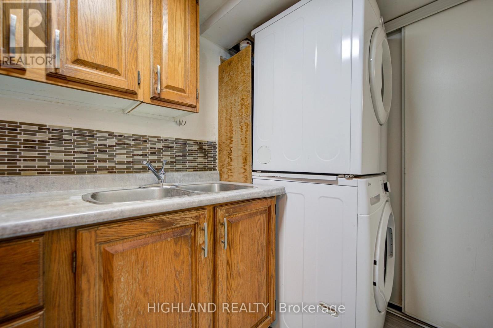 5327 Landsborough Avenue, Mississauga, ON