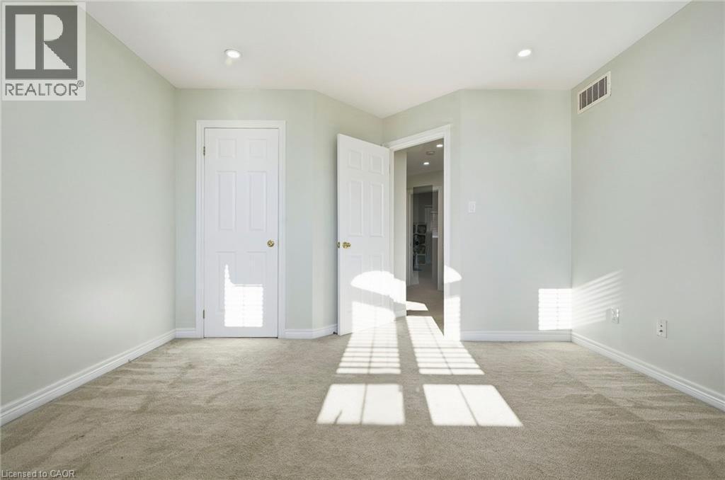 31 Peachwood Crescent, Stoney Creek, ON
