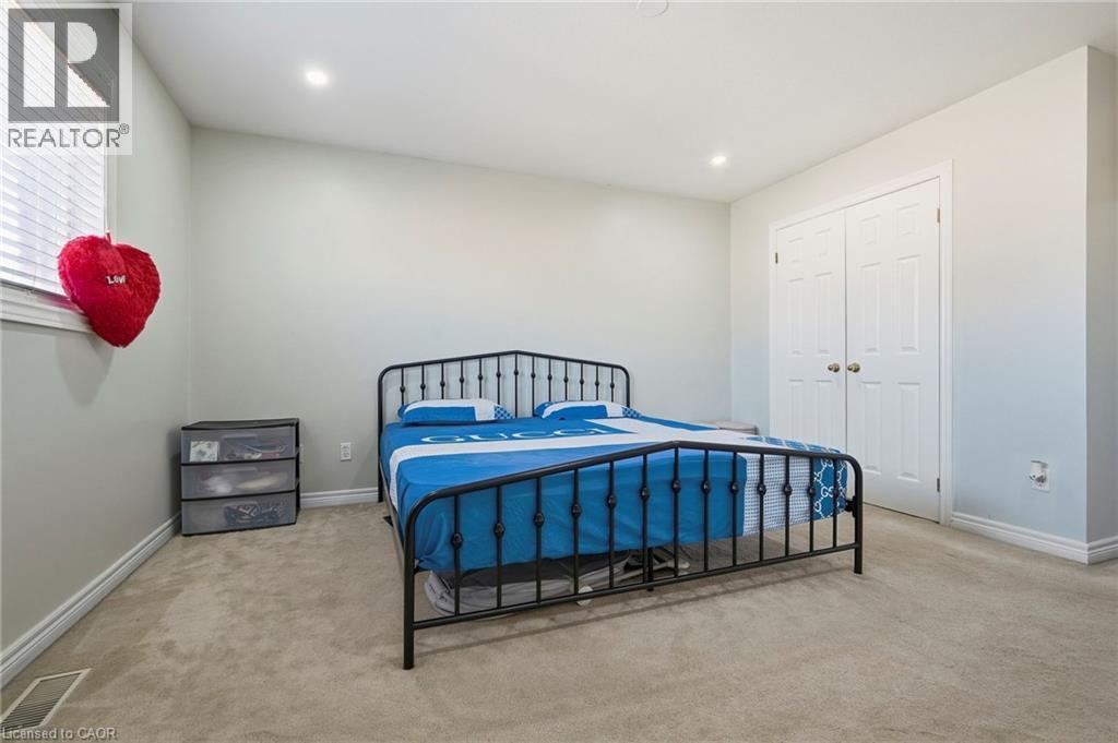 31 Peachwood Crescent, Stoney Creek, ON