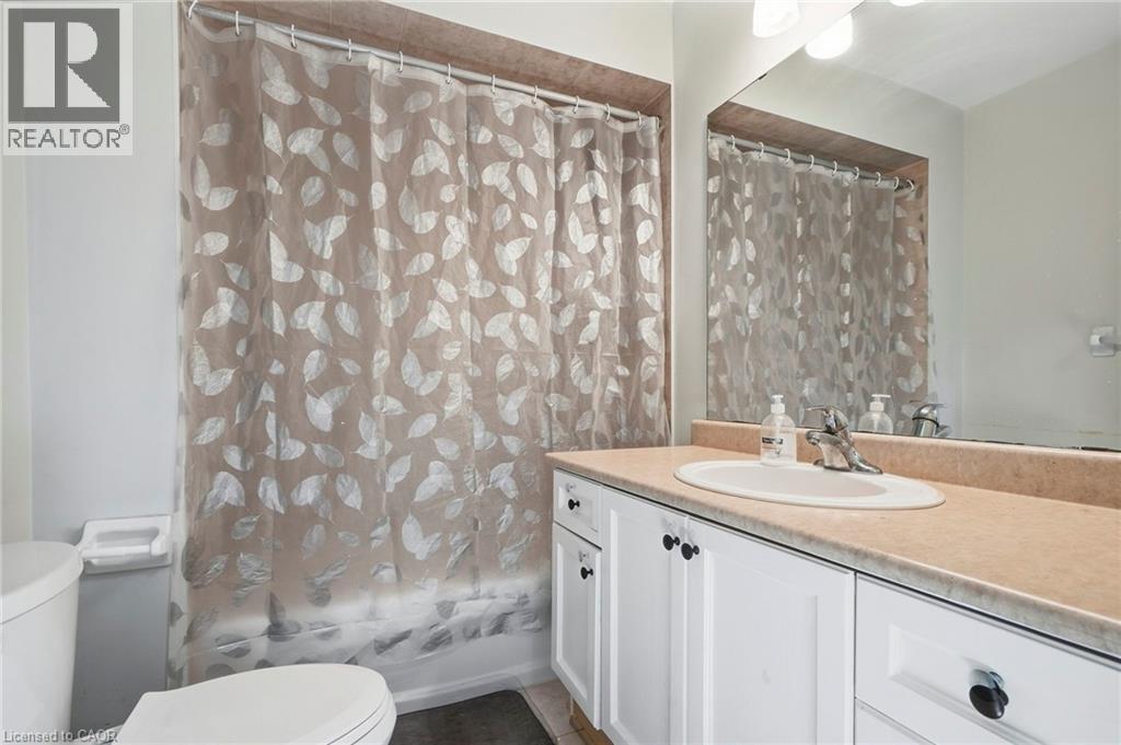 31 Peachwood Crescent, Stoney Creek, ON