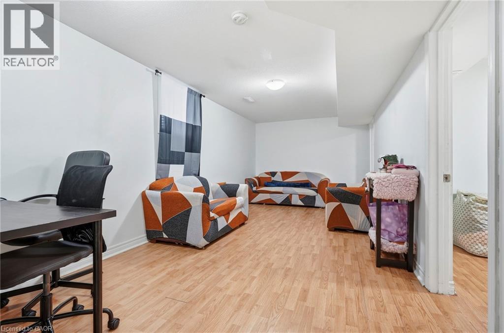31 Peachwood Crescent, Stoney Creek, ON