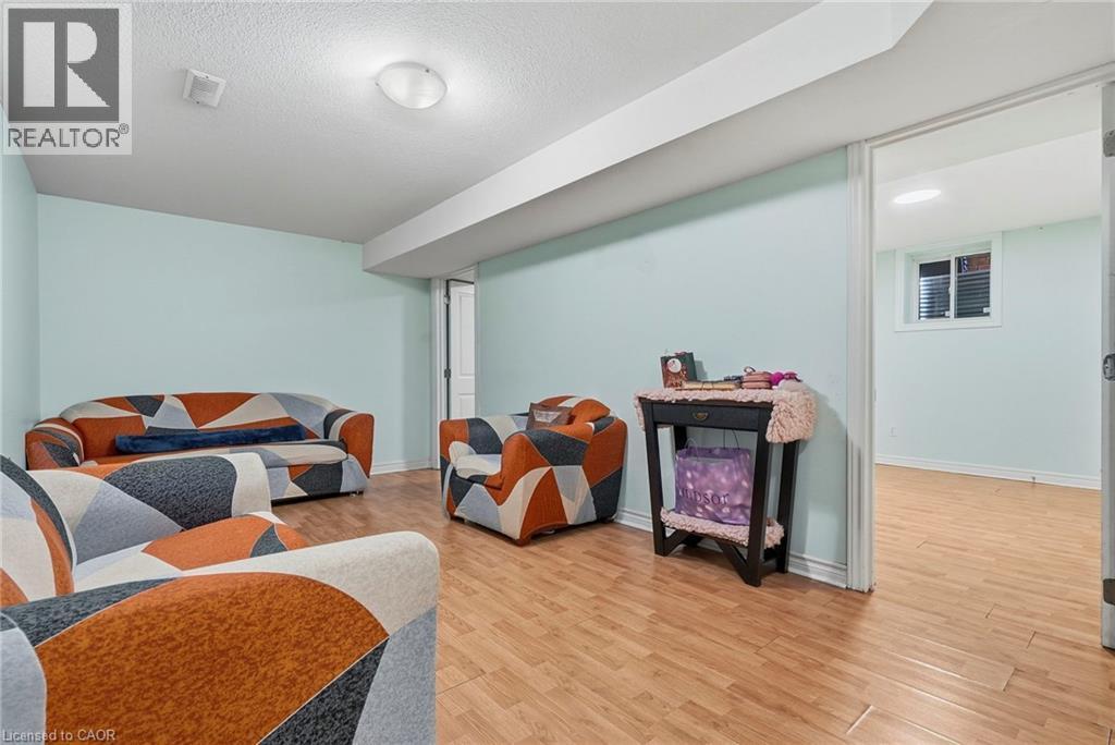 31 Peachwood Crescent, Stoney Creek, ON
