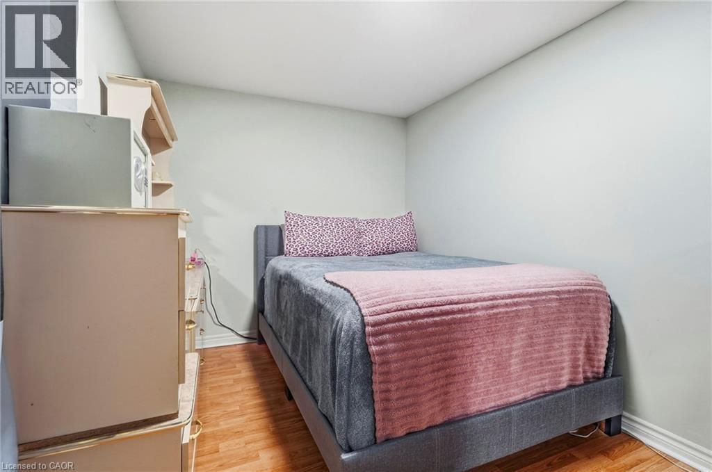 31 Peachwood Crescent, Stoney Creek, ON