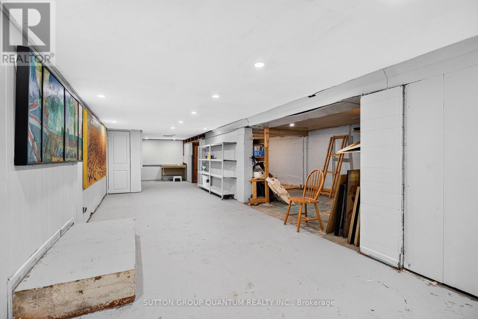 689 Barton Street E, Hamilton, ON