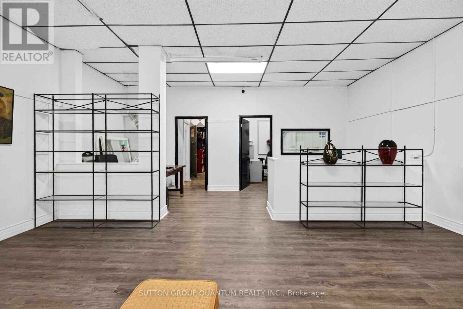689 Barton Street E, Hamilton, ON