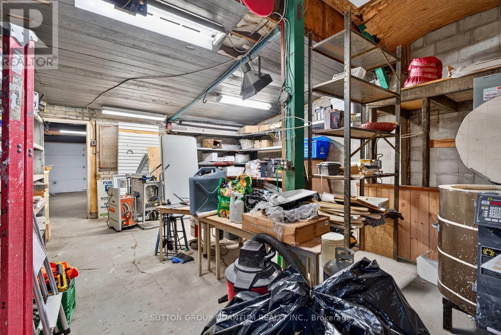 689 Barton Street E, Hamilton, ON