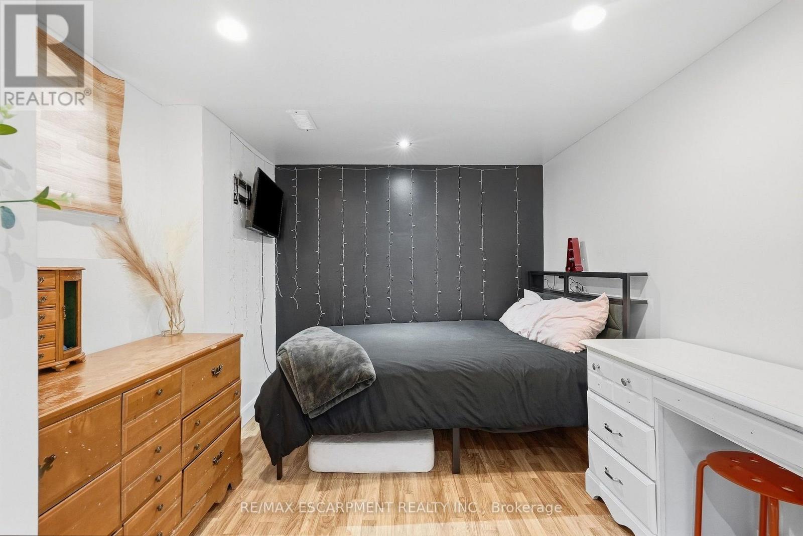 34 Grantham Avenue S, St. Catharines, ON