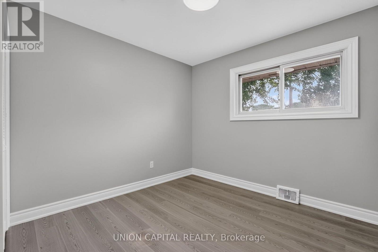 30 Collier Road N, Thorold, ON