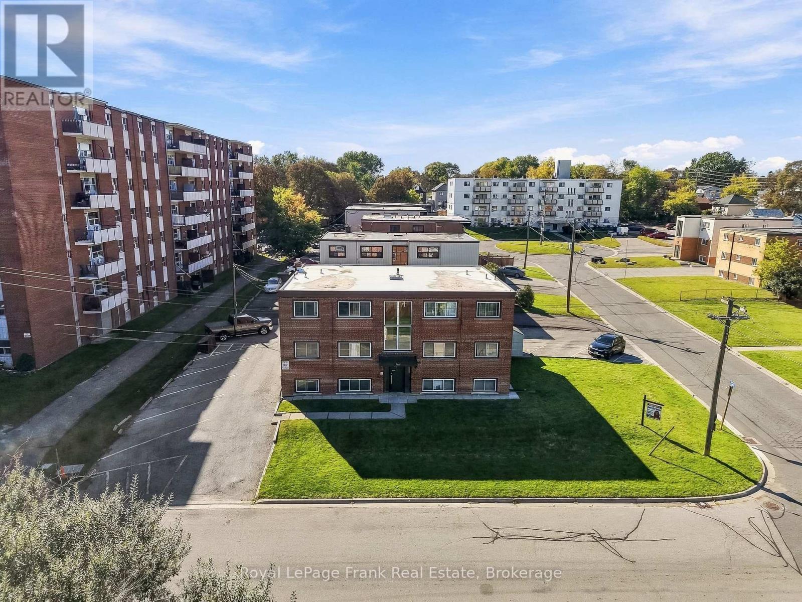 180 Nipigon Street, Oshawa (Mclaughlin), ON