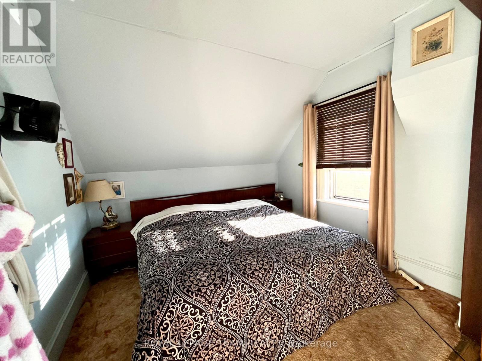 30 Gould Street, Whitewater Region, ON