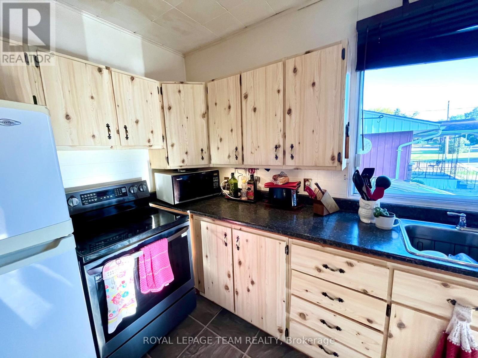 30 Gould Street, Whitewater Region, ON