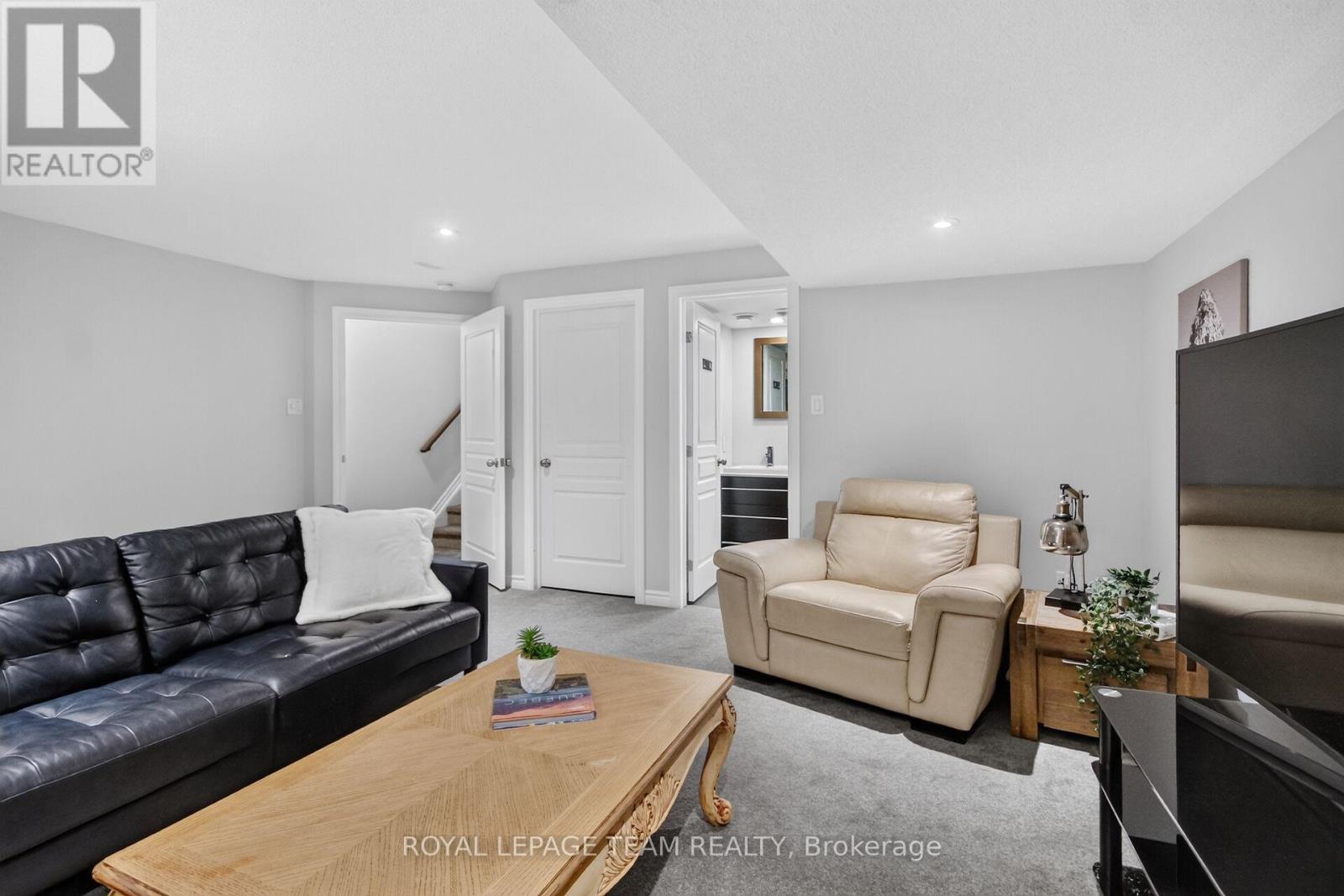 152 Mattingly Way, Ottawa, ON