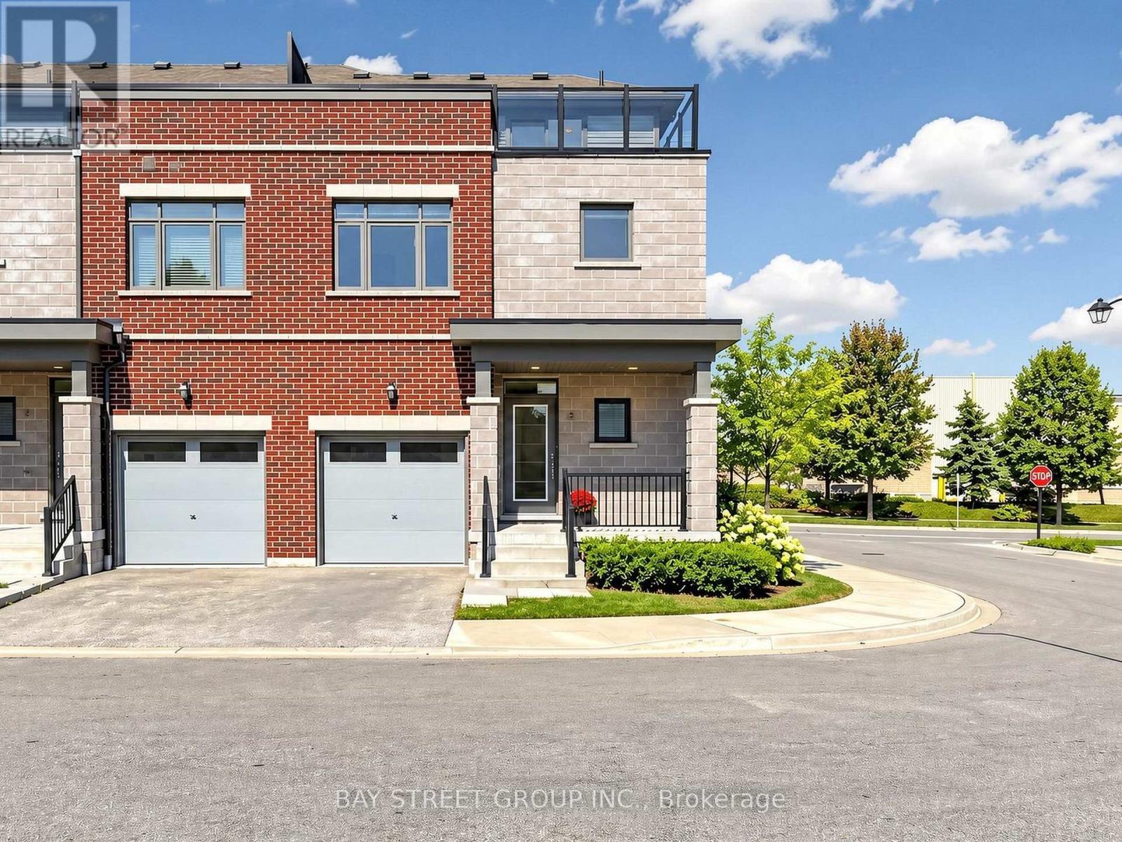 2 Longshore Way, Whitby, ON