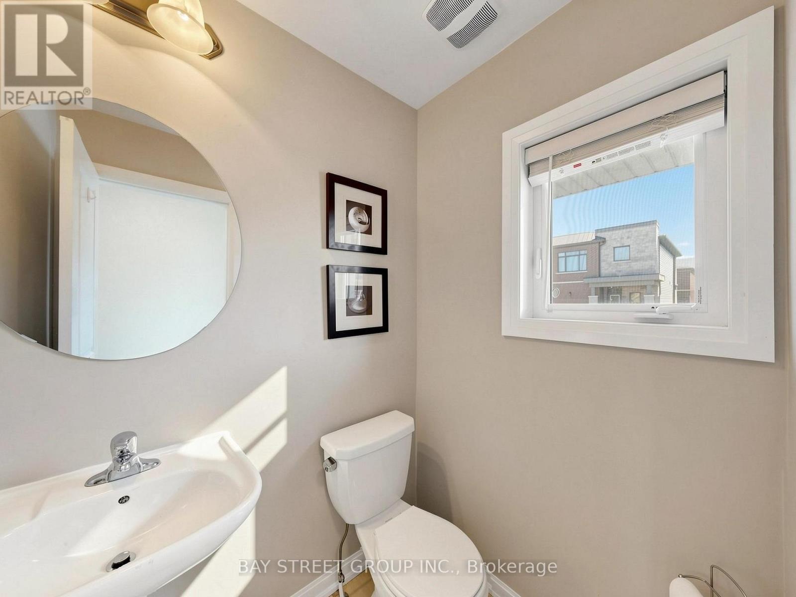 2 Longshore Way, Whitby, ON