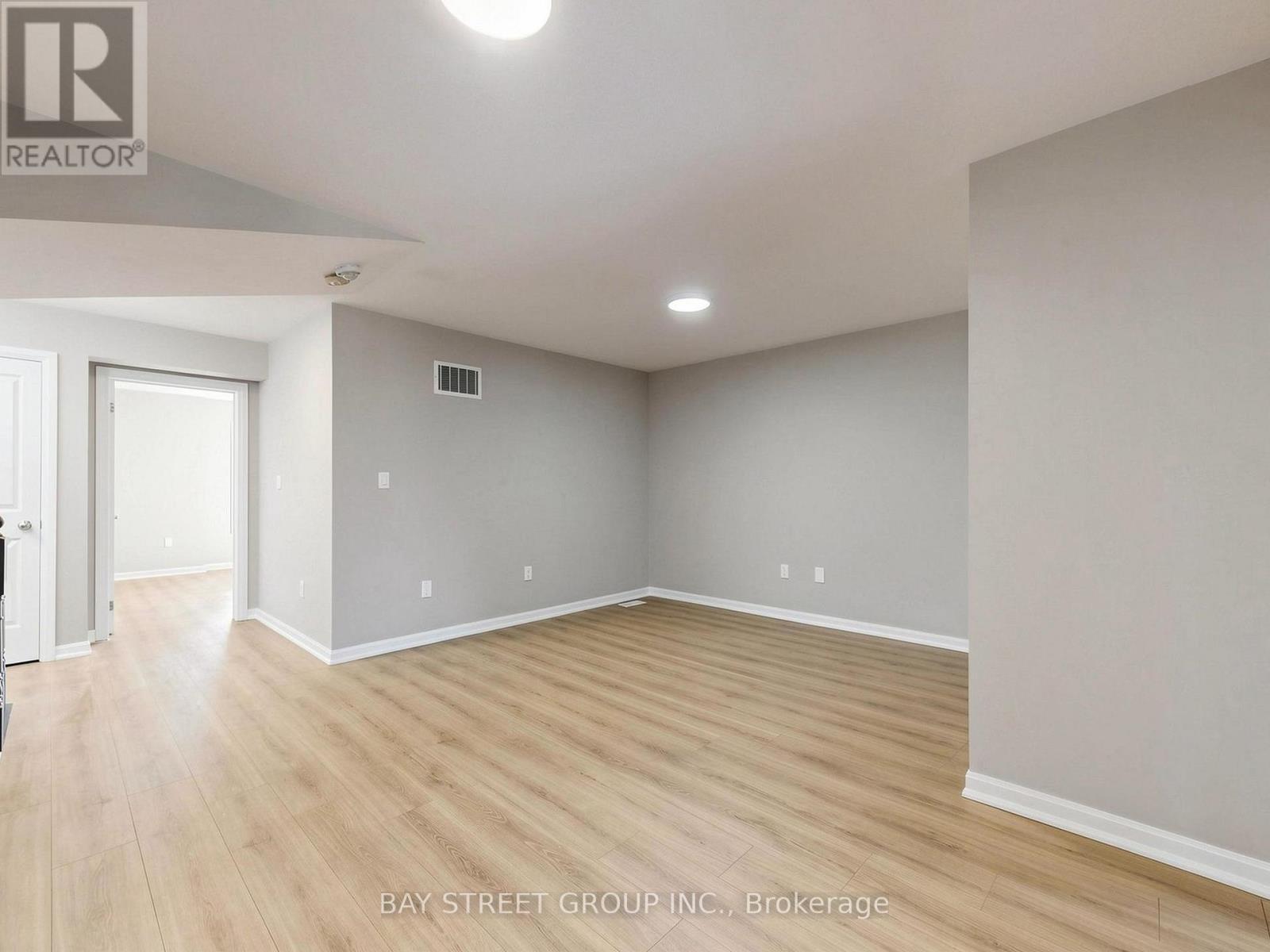 2 Longshore Way, Whitby, ON