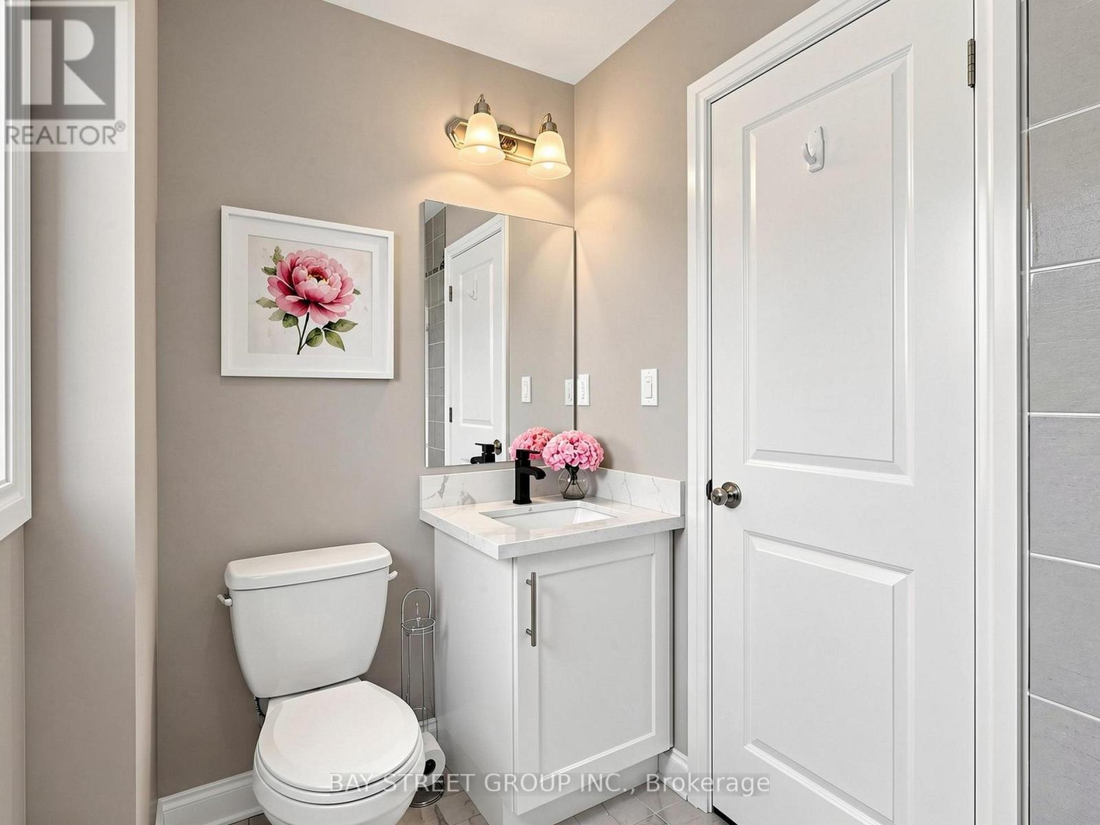 2 Longshore Way, Whitby, ON
