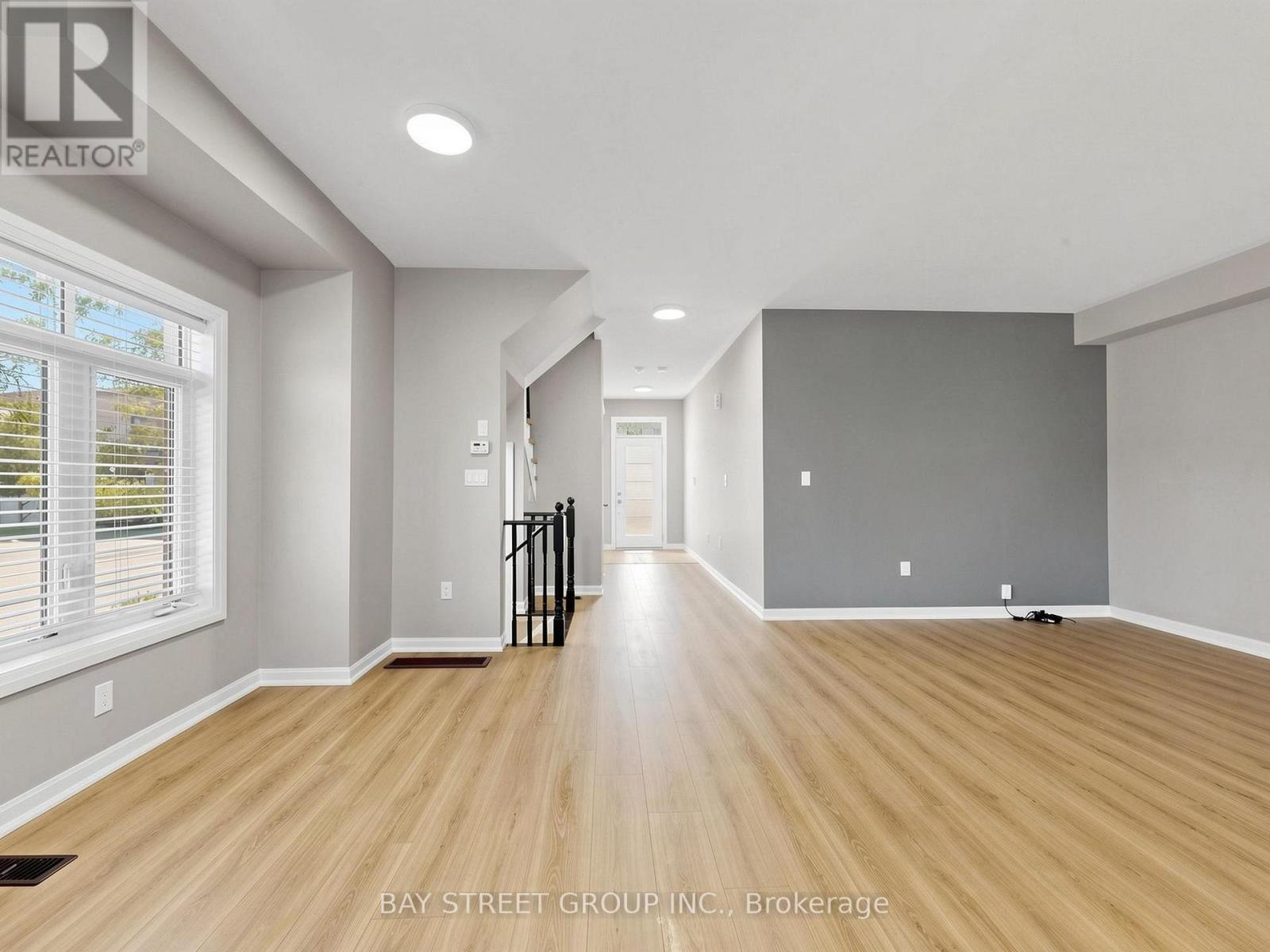 2 Longshore Way, Whitby, ON