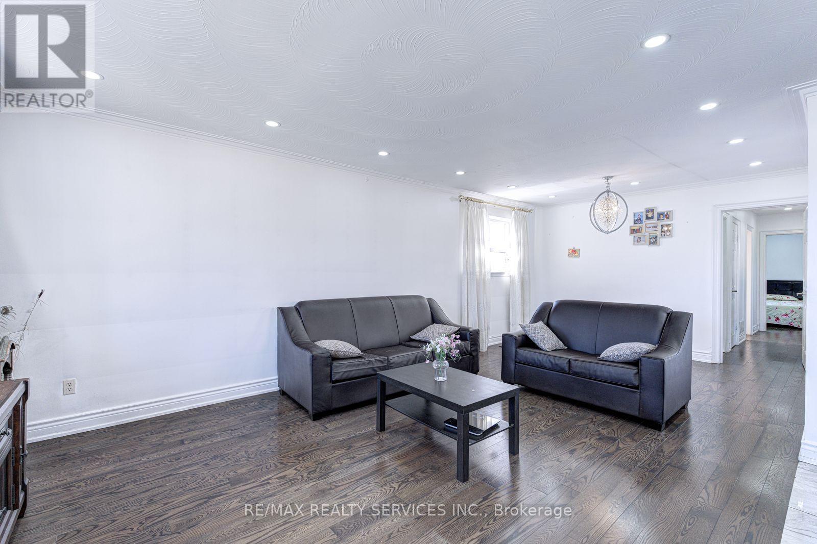 7558 Rockhill Road, Mississauga, ON