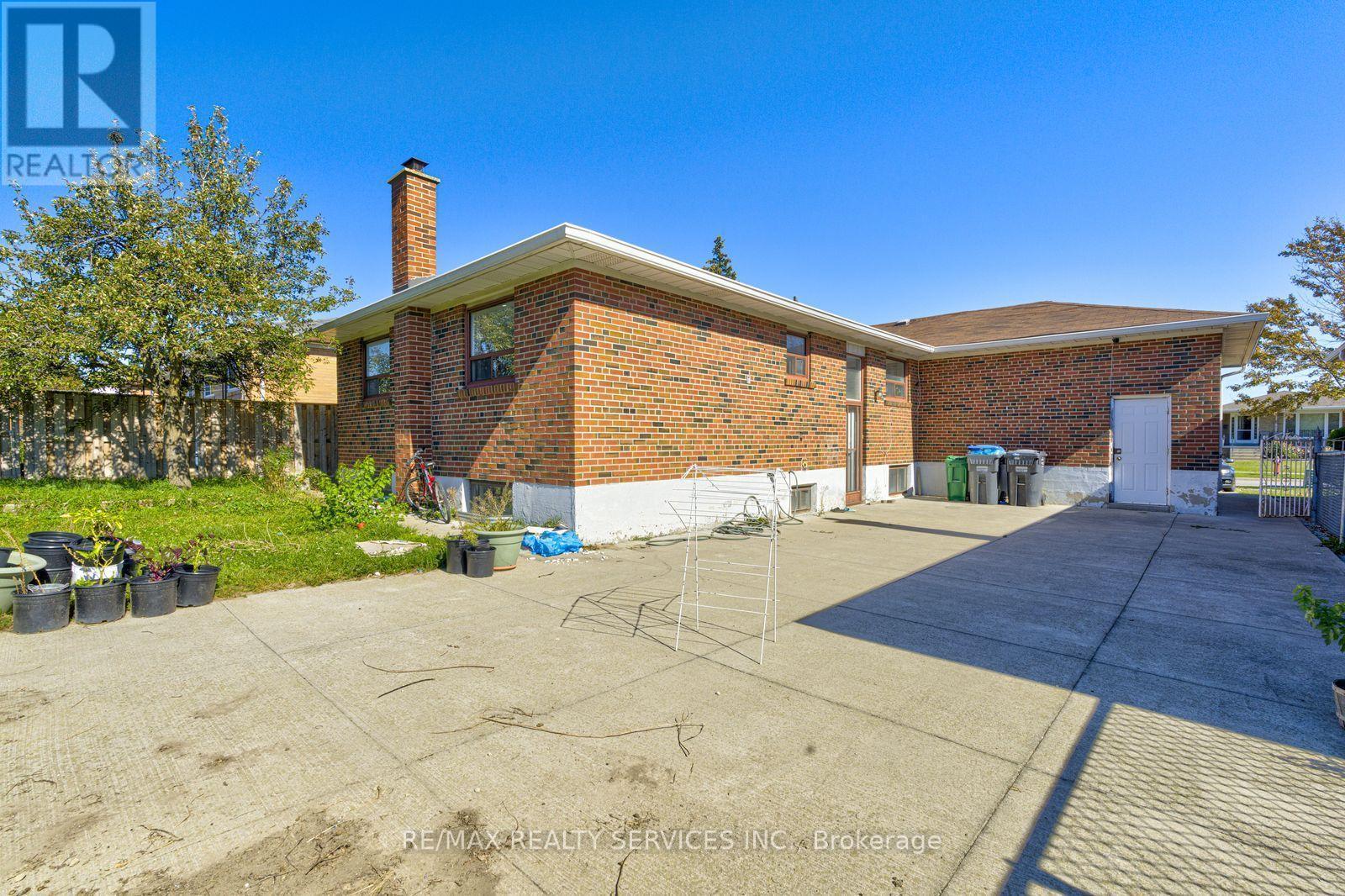 7558 Rockhill Road, Mississauga, ON