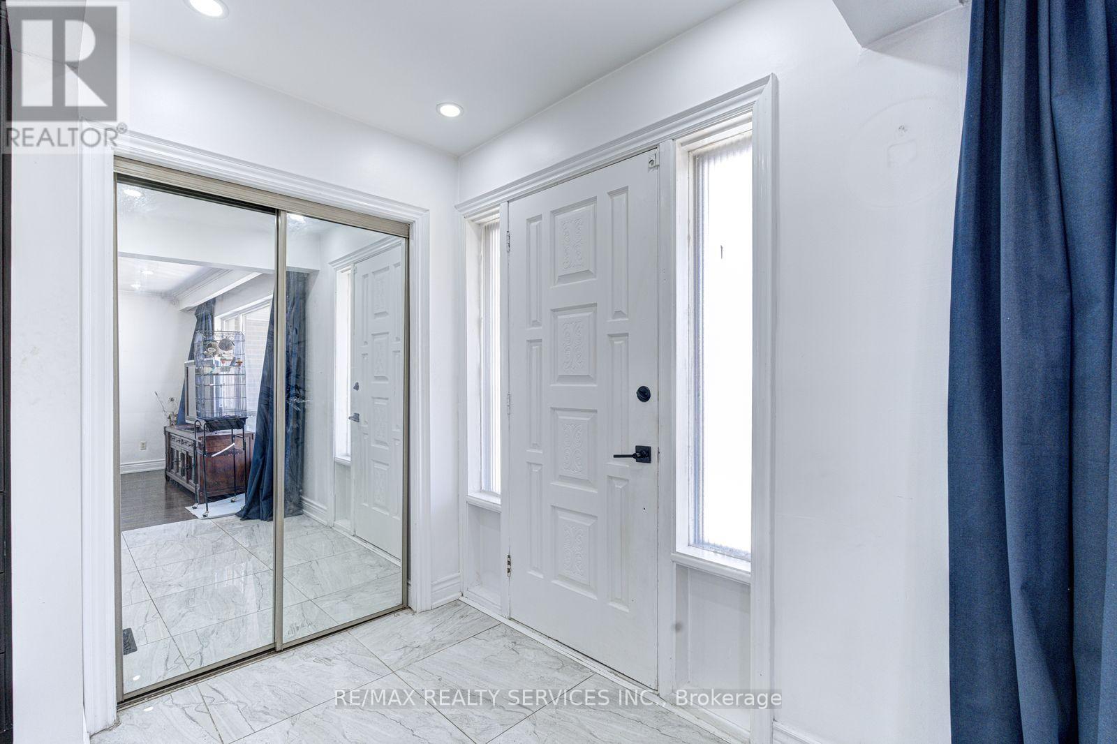 7558 Rockhill Road, Mississauga, ON