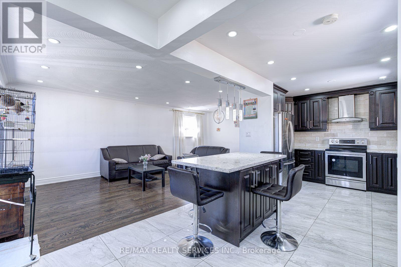 7558 Rockhill Road, Mississauga, ON