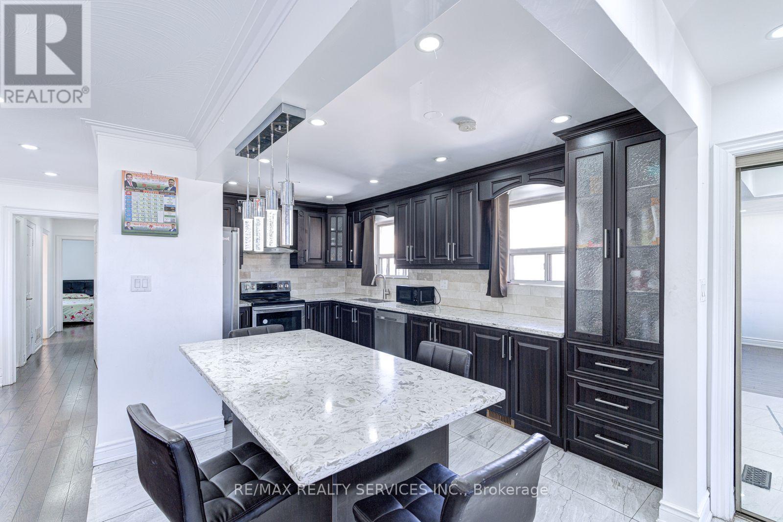 7558 Rockhill Road, Mississauga, ON