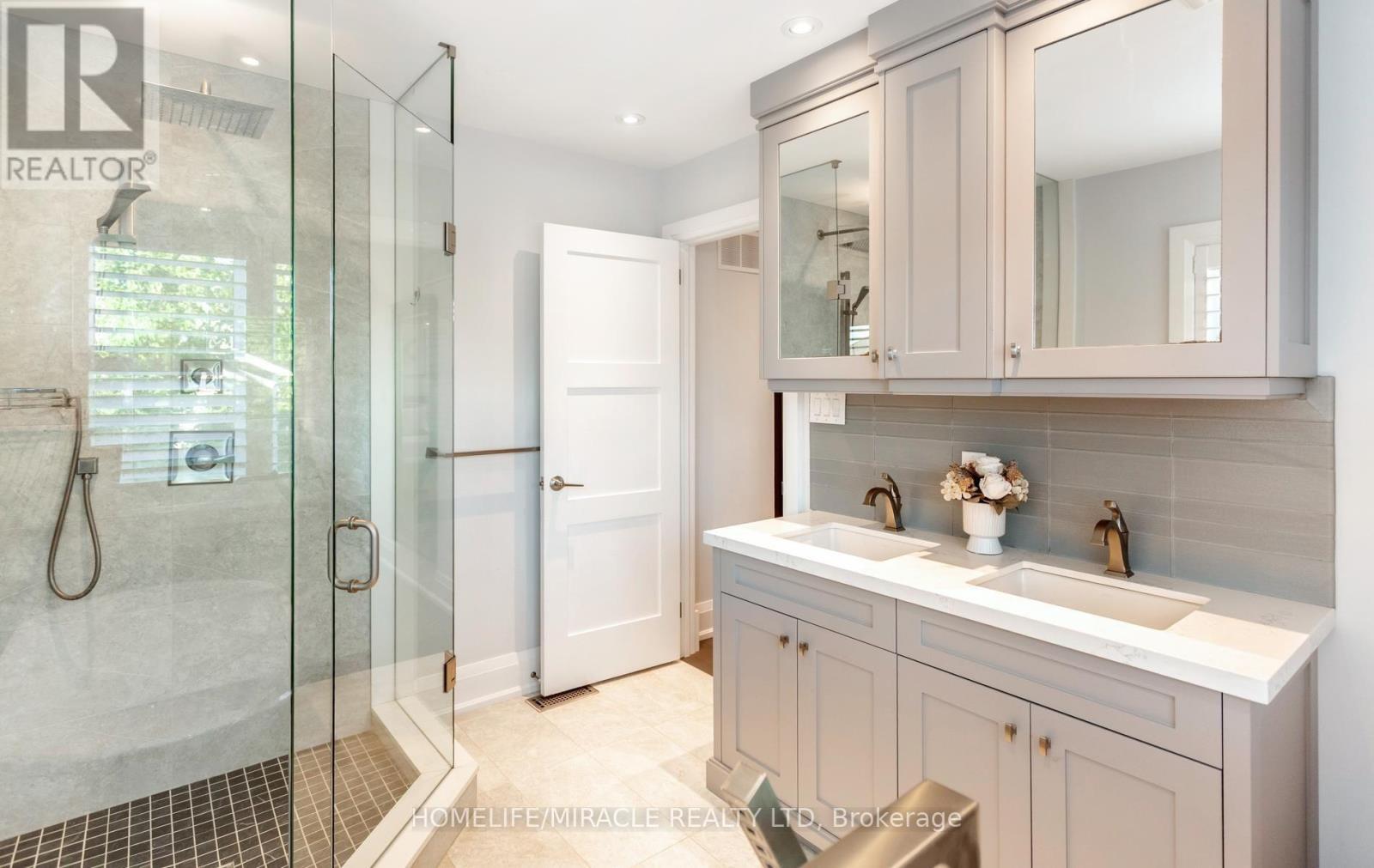 3330 Raspberry Bush Trail, Oakville, ON