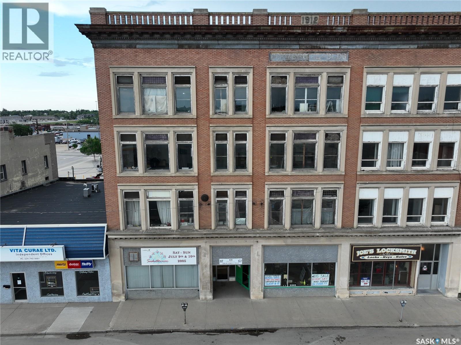 117-123 High Street W, Moose Jaw, SK