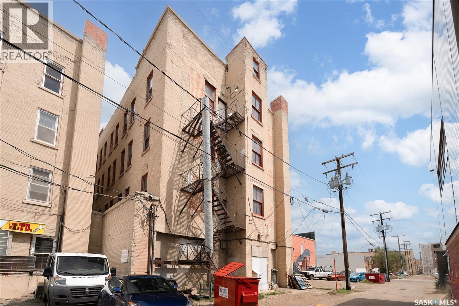117-123 High Street W, Moose Jaw, SK