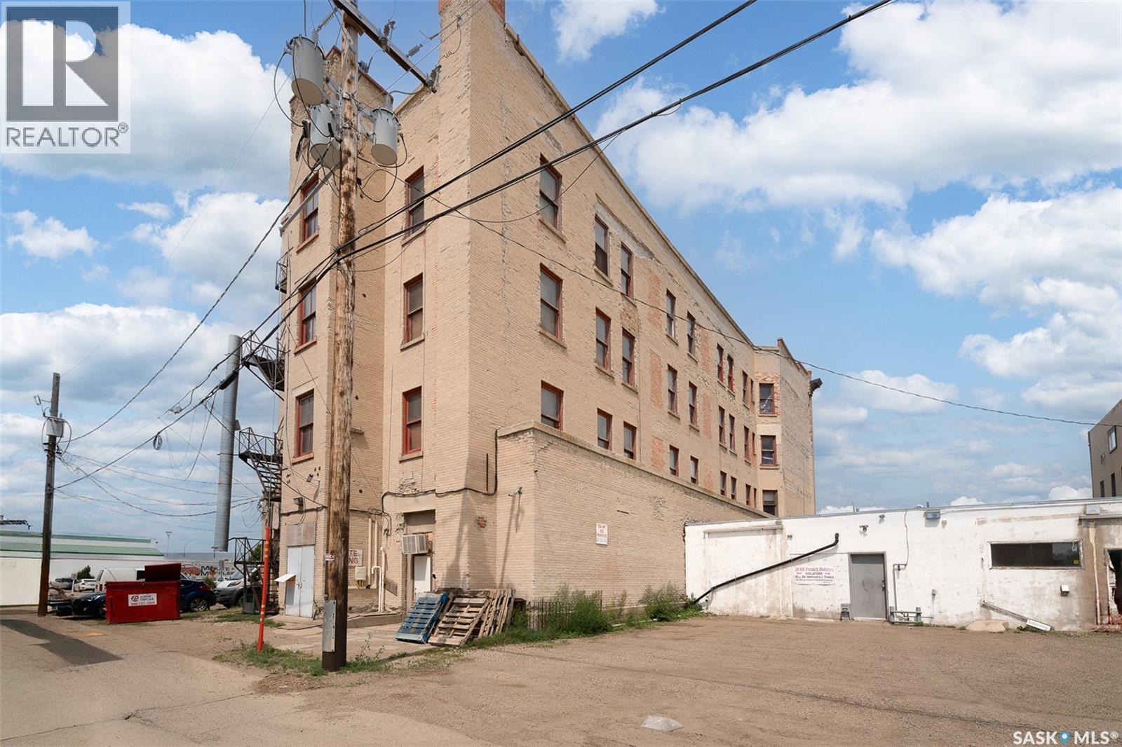 117-123 High Street W, Moose Jaw, SK