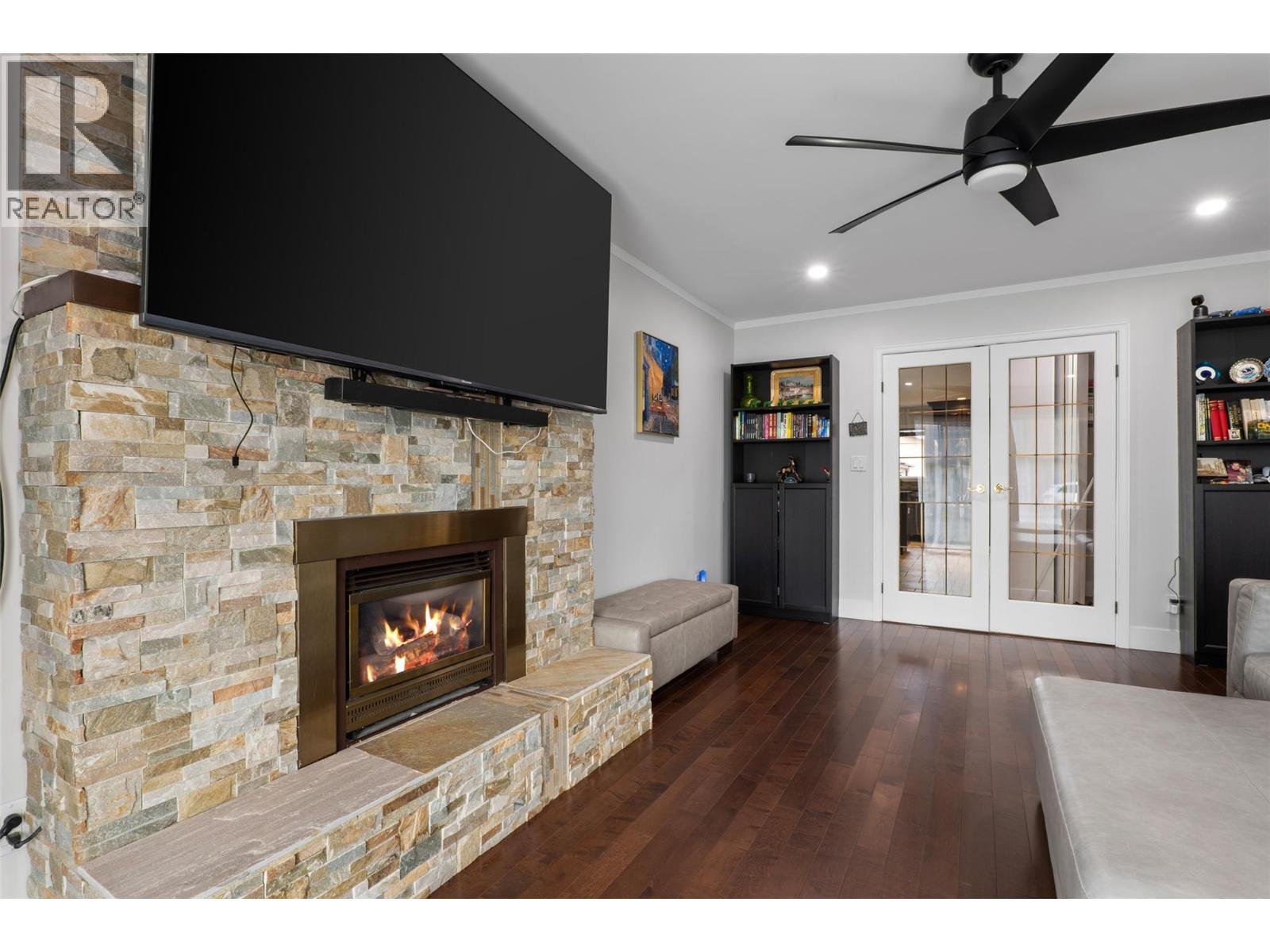 384 Arrowstone Drive, Kamloops, BC