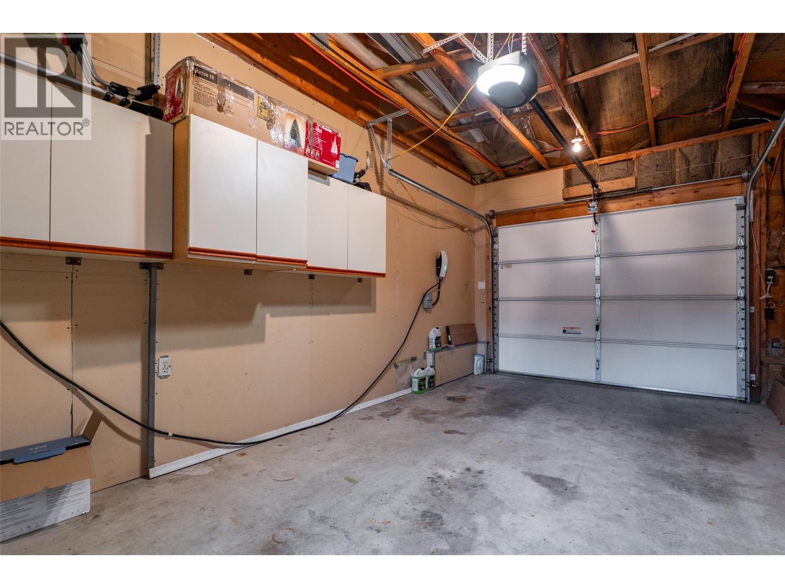 384 Arrowstone Drive, Kamloops, BC