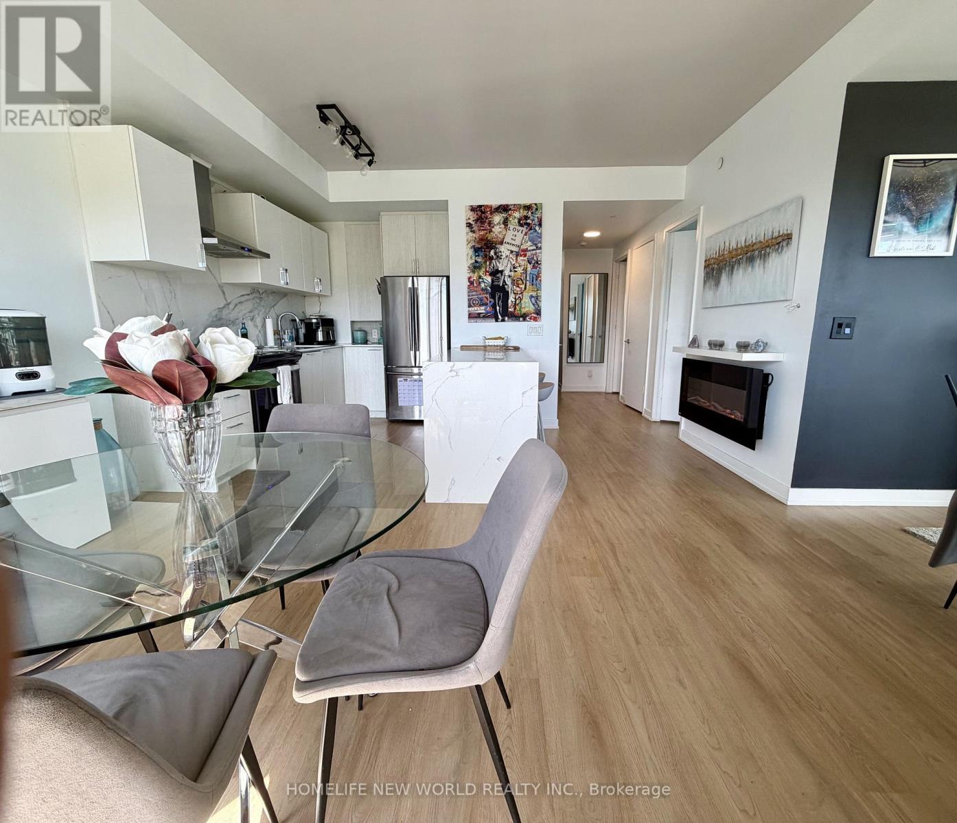 411 - 10 Deerlick Court, Toronto, ON