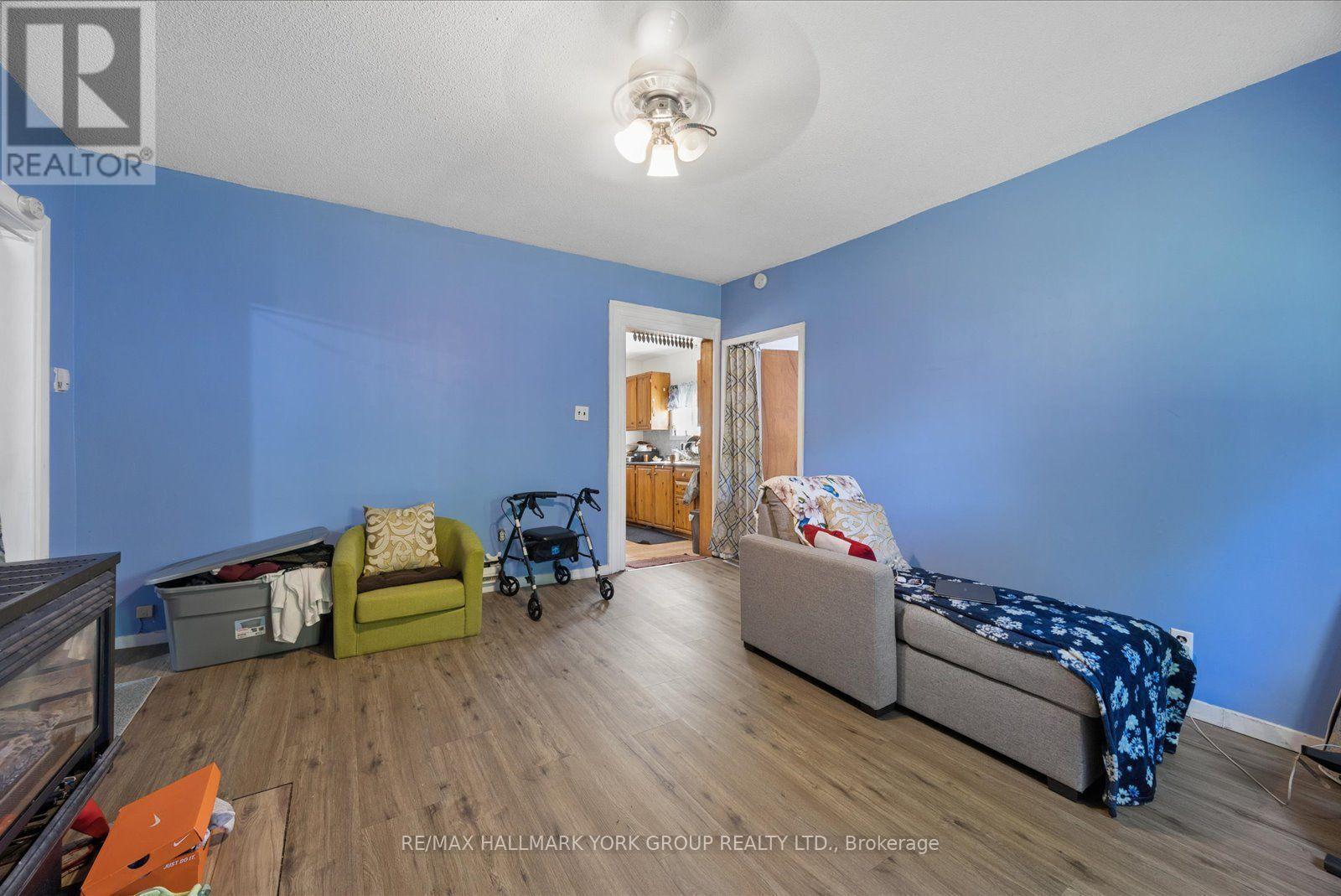 16 Snooks Road, Georgina, ON