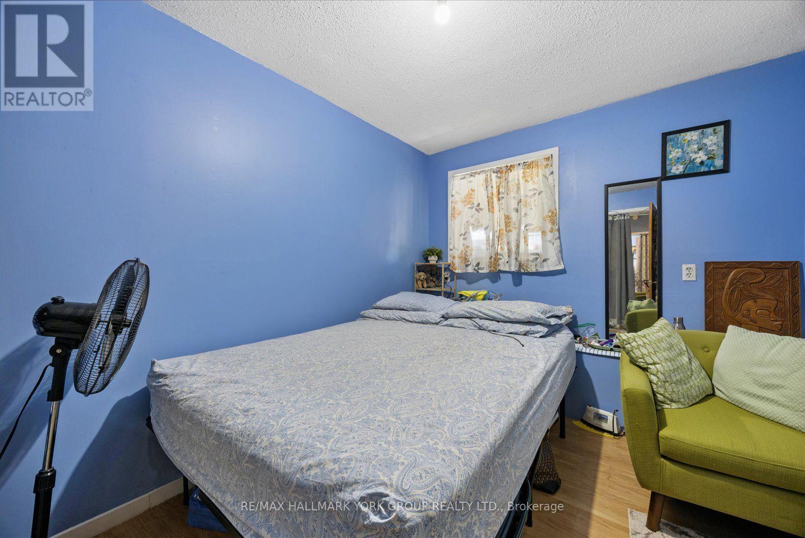16 Snooks Road, Georgina, ON