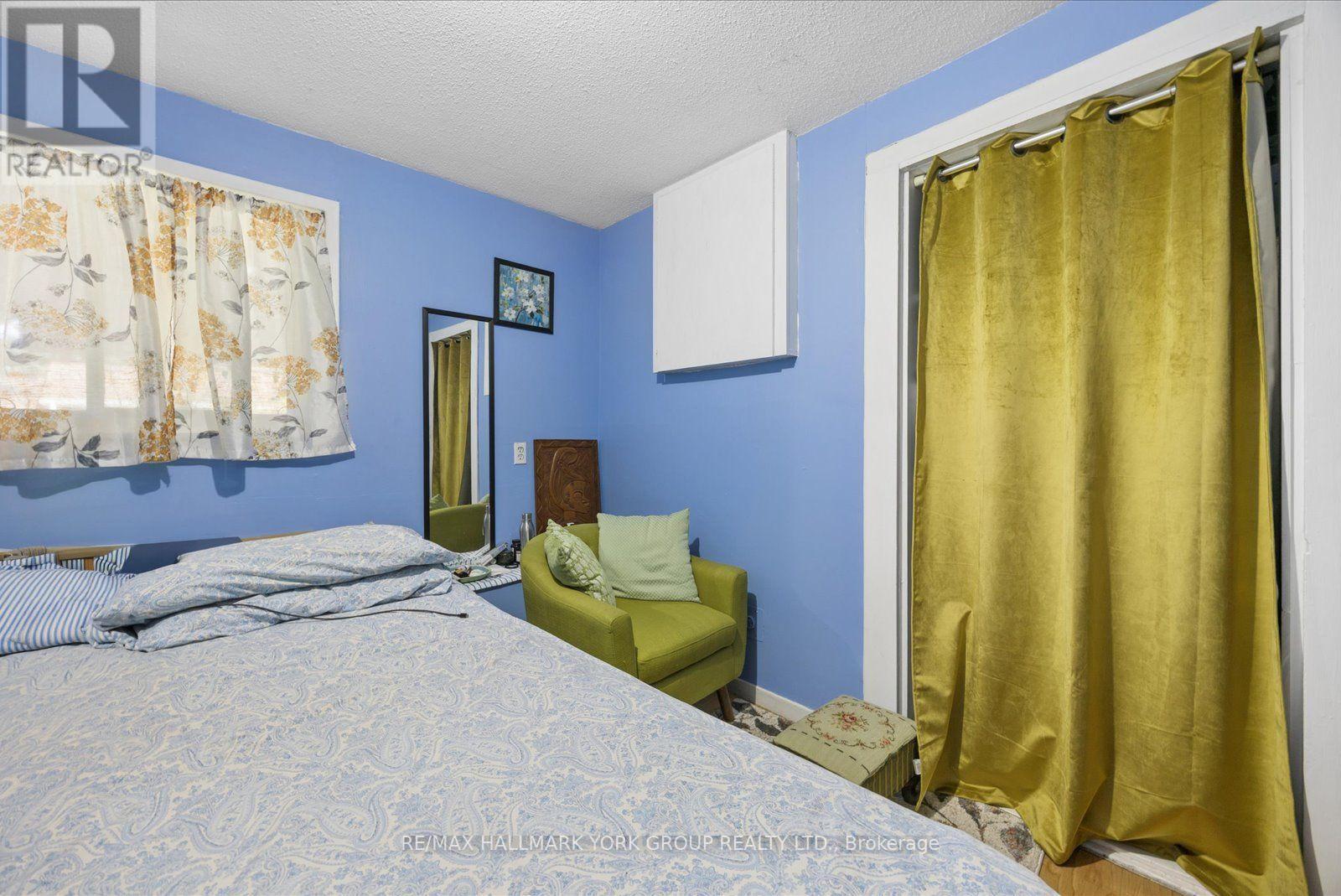 16 Snooks Road, Georgina, ON