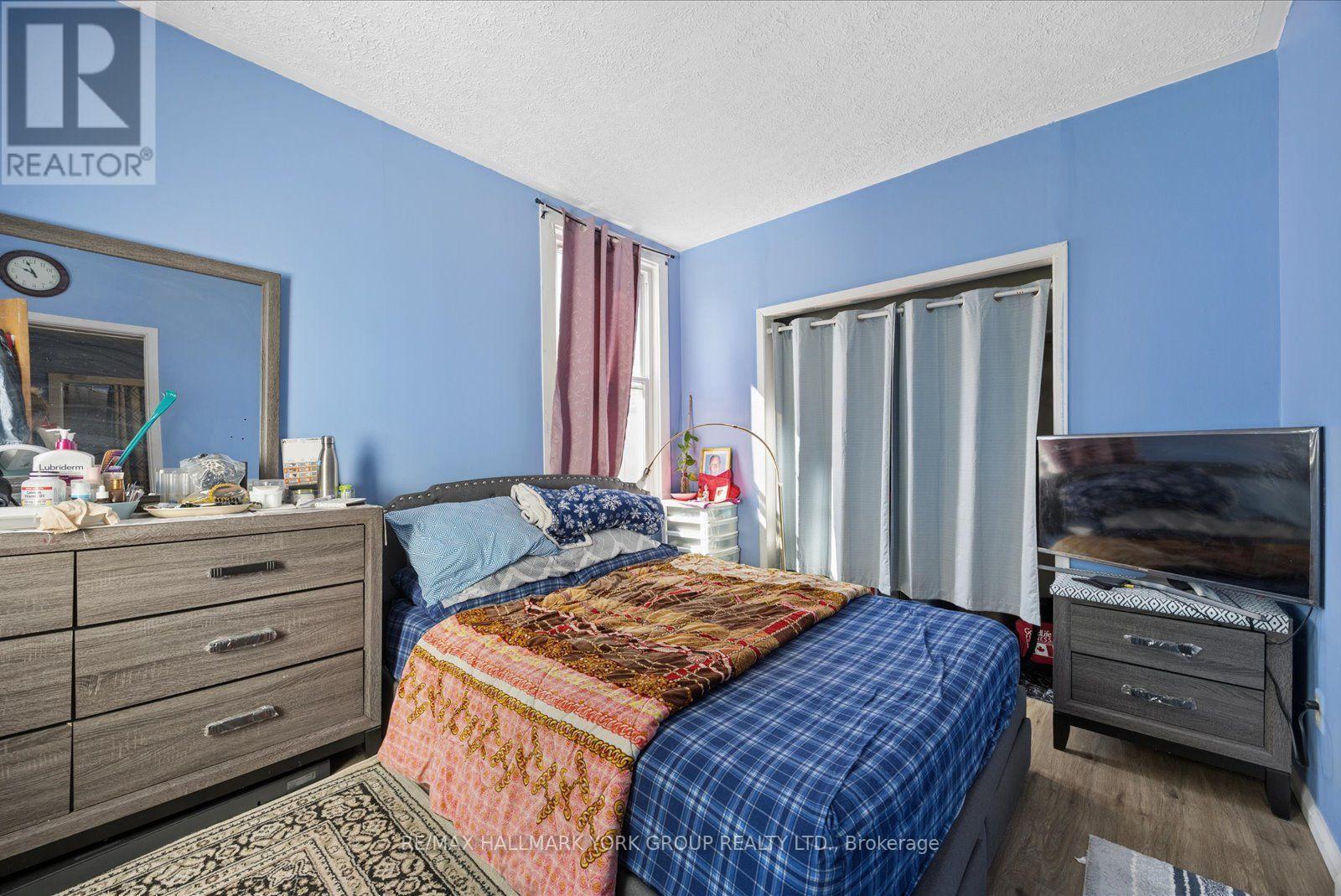 16 Snooks Road, Georgina, ON