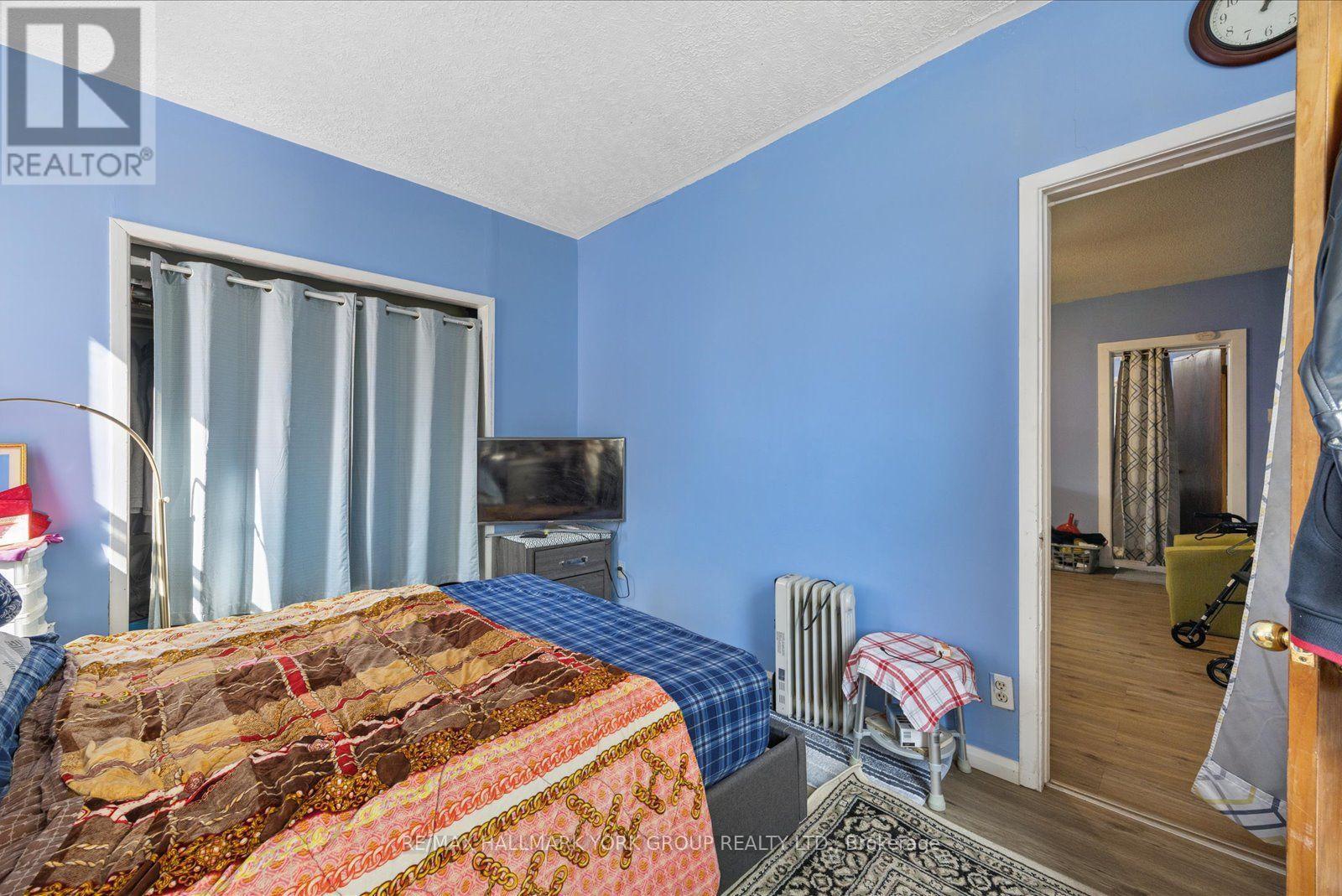 16 Snooks Road, Georgina, ON