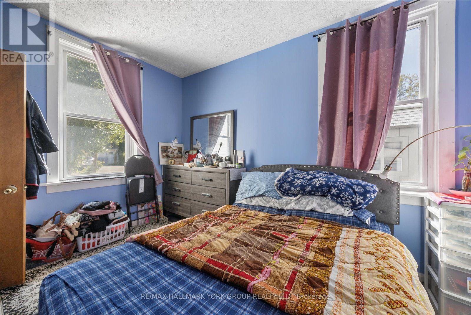 16 Snooks Road, Georgina, ON