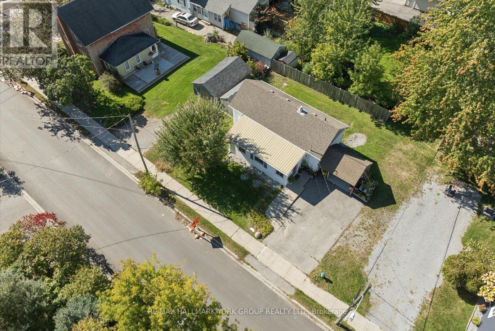 16 Snooks Road, Georgina, ON