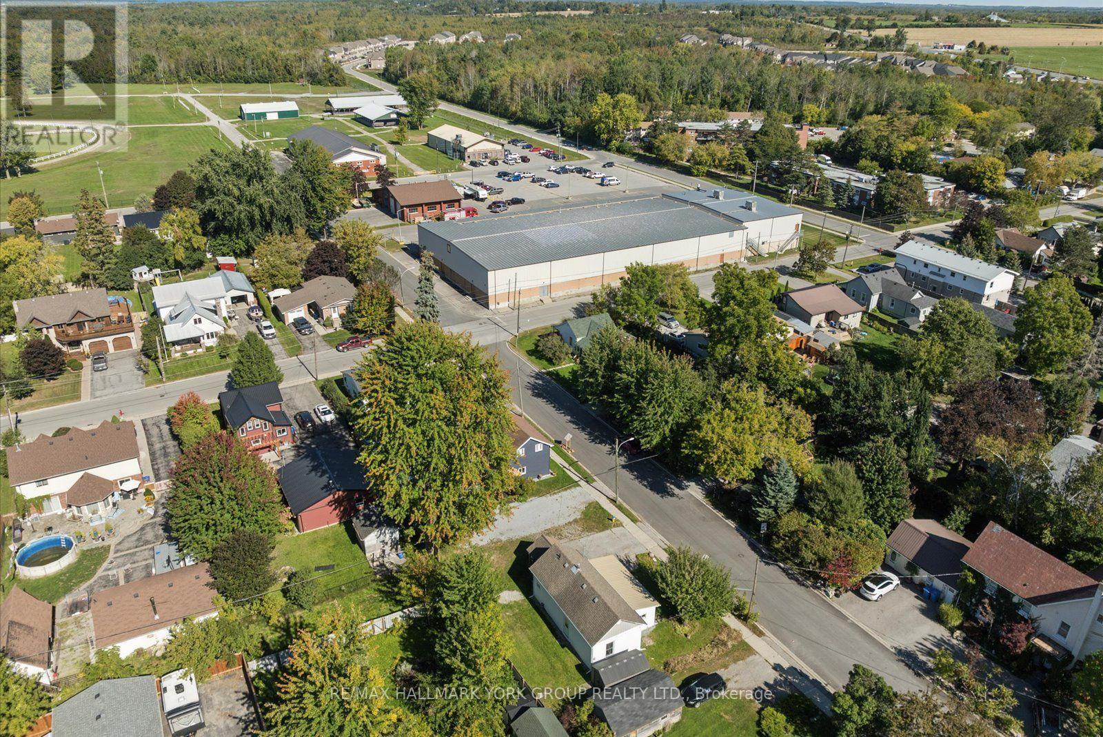 16 Snooks Road, Georgina, ON