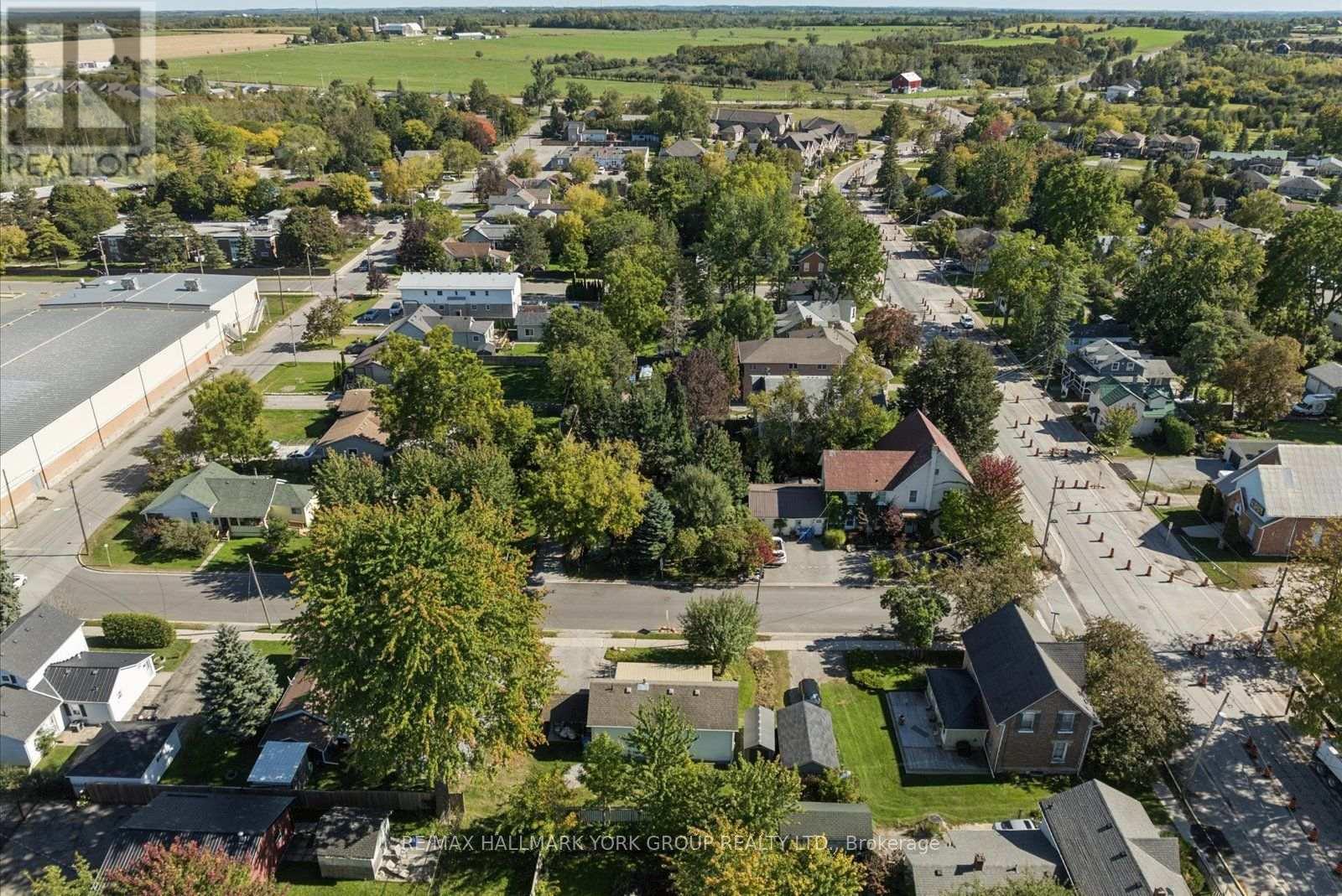 16 Snooks Road, Georgina, ON