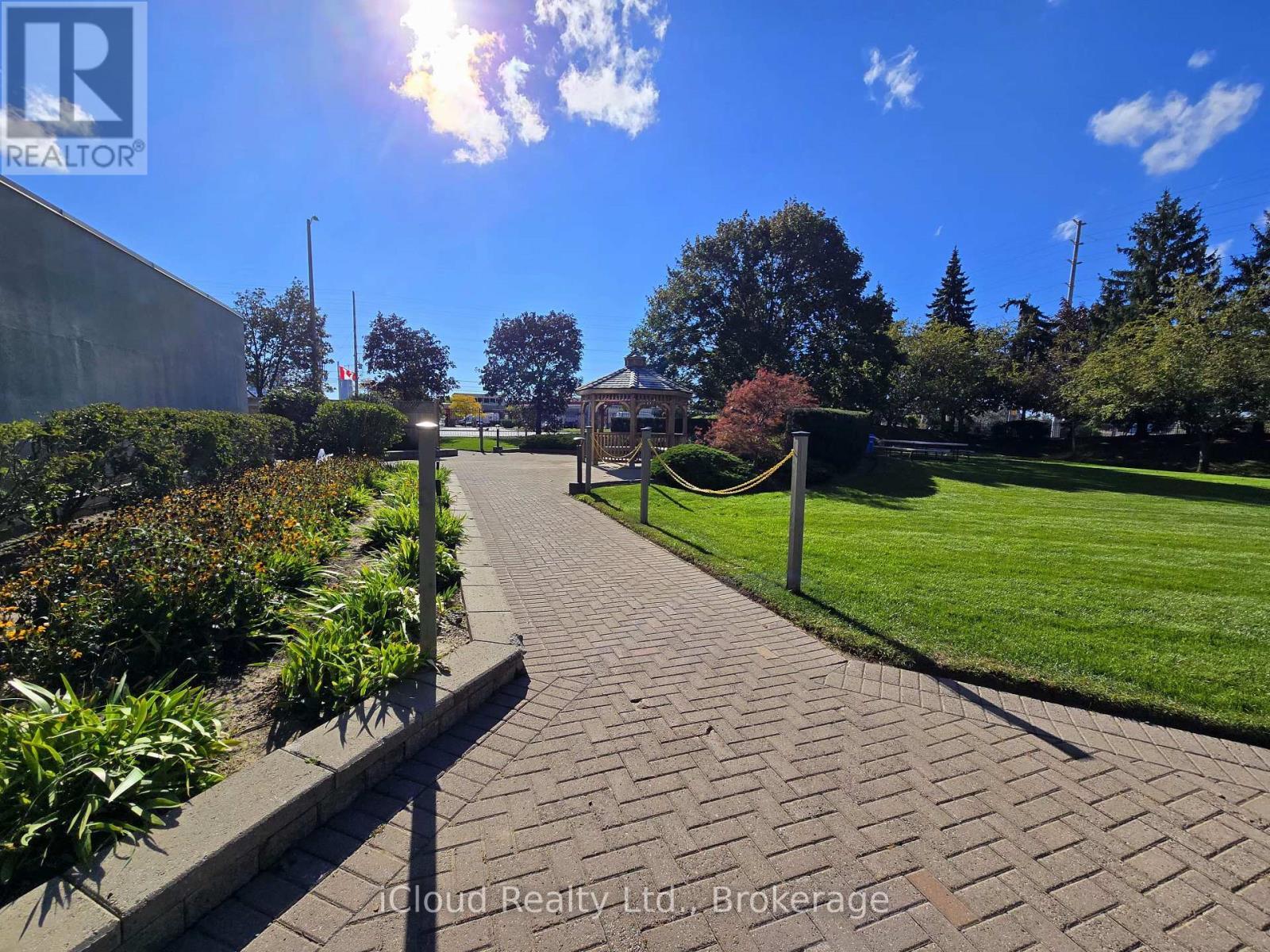 1407 - 700 Constellation Drive, Mississauga, ON