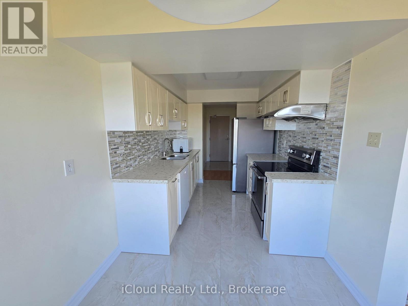 1407 - 700 Constellation Drive, Mississauga, ON