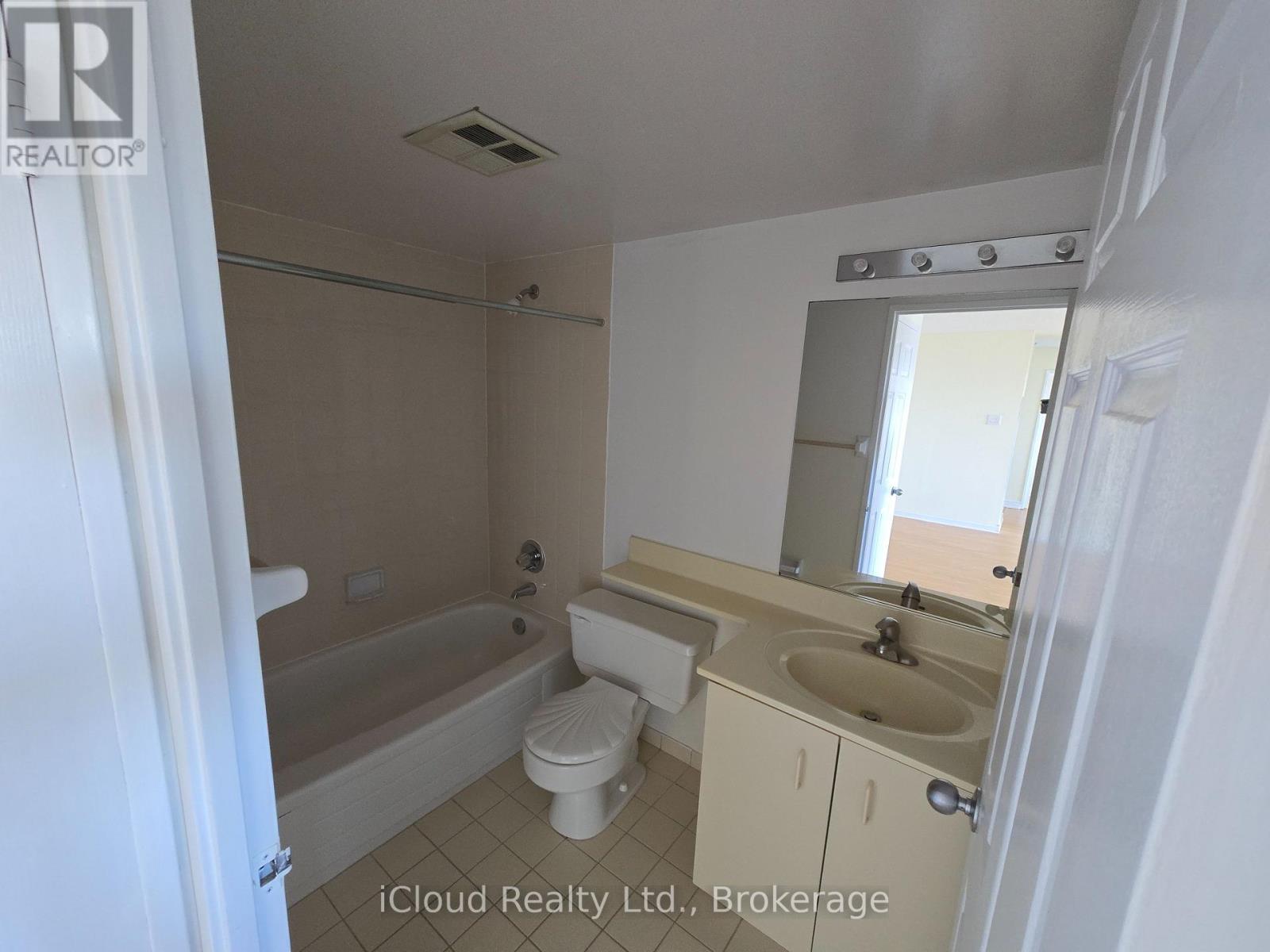 1407 - 700 Constellation Drive, Mississauga, ON