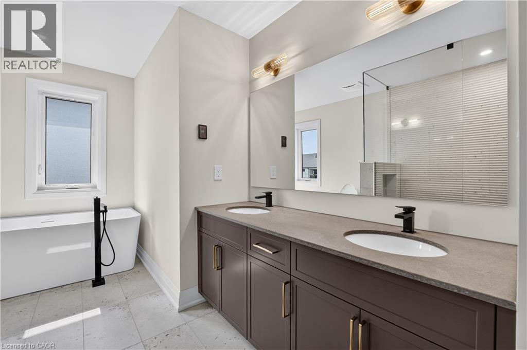 8905 Angie Drive, Niagara Falls, ON